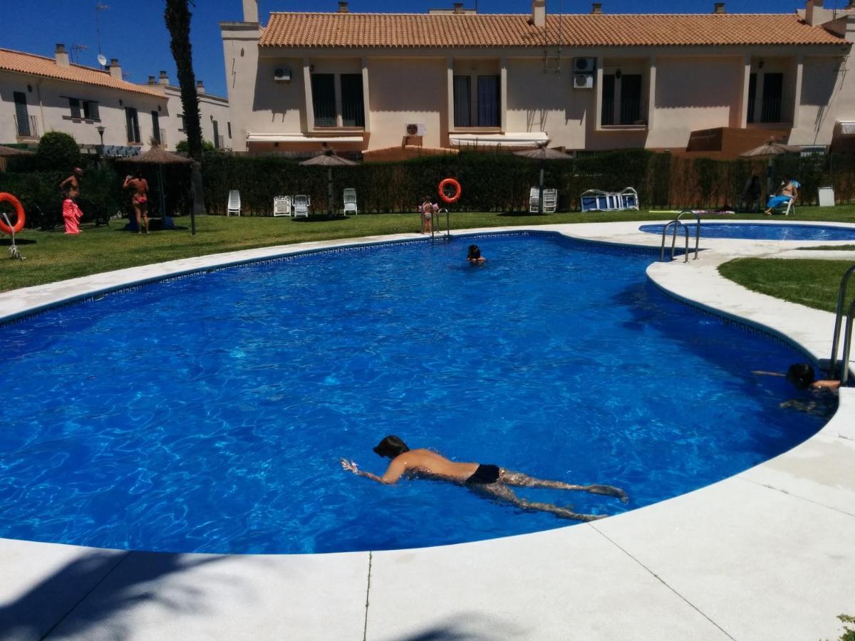 Estudio Con Piscina Y Garaje A 100 Mtr De La Playa Isola Cristina Esterno foto